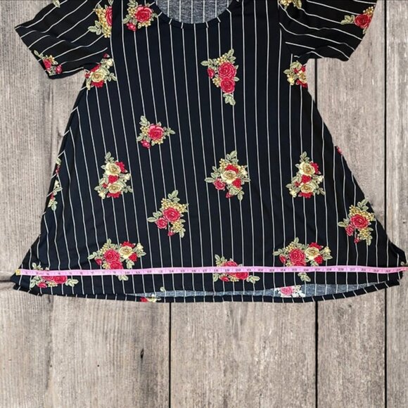 LuLaRoe Perfect Tee White Vertical Stripes Black w/ Red Green Gold Roses Size S - Picture 10 of 12